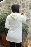 RENKTE UZUN BEYAZ PELUŞ CEKET