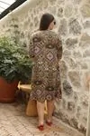 RENKTE KAPRİ KOL ESNEK ELBİSE