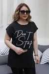 RENKTE BATTAL KESİM ÖN YAZILI PAMUKLU SİYAH TSHİRT