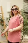 RENKTE OMUZLARI KETEN DANTELLİ PUDRA BLUZ