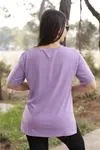 RENKTE YUVARLAK YAKA ÇİZGİLİ LİLA TSHİRT