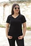RENKTE V YAKA SİYAH TSHİRT