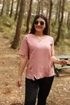 RENKTE KRUVAZE YANDAN BAĞLAMALI PUDRA KETEN BLUZ