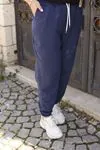 RENKTE BAĞCIKLI GENİŞ KESİM LACİVERT EŞOFMANALTI
