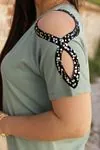 RENKTE KOLU PUL GARNİLİ MİNT BLUZ