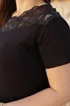 RENKTE YAKASI DERİ LAZERLİ SİYAH BLUZ