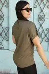 RENKTE BÜYÜK BEDEN TEK OMUZ PULLU TÜL DETAY HAKİ YEŞİL BLUZ