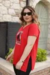 RENKTE V YAKA ÖN BASKILI KIRMIZI T-SHİRT