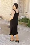 RENKTE HALKA ASKILI SİYAH ELBİSE