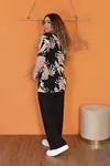 RENKTE GENİŞ KESİM ALT SİYAH ÜST DESENLİ TAKIM