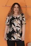 RENKTE GENİŞ KESİM ALT SİYAH ÜST DESENLİ TAKIM