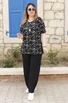 RENKTE GENİŞ KESİM ALT SİYAH ÜST DESENLİ TAKIM