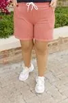 RENKTE BEL LASTİKLİ PUDRA ŞORT