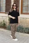 RENKTE ASİMETRİK LEOPAR DESENLİ SİYAH TAKIM