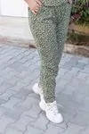 RENKTE ESNEK GENİŞ KESİM DESENLİ TAKIM