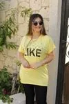 RENKTE GENİŞ KESİM BASKILI ESNEK SARI TSHİRT
