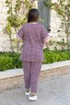 RENKTE ESNEK GENİŞ KESİM DESENLİ TAKIM