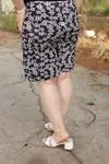 RENKTE ESNEK HELEN DESENLİ KUŞAKLI ŞORT