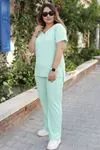 RENKTE GENİŞ KESİM KISA KOLLU YEŞİL TAKIM