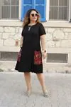 RENKTE CEBİ DOKUMA ESNEK SİYAH ELBİSE