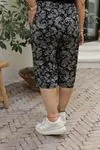 RENKTE DESENLİ ESNEK VİSKON BATTAL KAPRİ