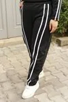 RENKTE KOL VE YANLARI ŞERİTLİ SİYAH EŞOFMAN TAKIM