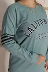 RENKTE ÖNÜ YAZILI YEŞİL SWEAT