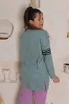 RENKTE ÖNÜ YAZILI YEŞİL SWEAT