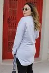 RENKTE BASKI VE YIRTMAÇ DETAYLI GRİ SWEAT