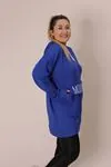 RENKTE CEPLİ YAZI DETAYLI SAKS SWEAT