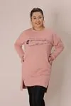RENKTE BASKI VE YIRTMAÇ DETAYLI PUDRA SWEAT