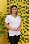 RENKTE V YAKA YIRTMAÇLI BEYAZ TSHİRT
