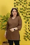 RENKTE YAN YIRTMAÇLI DUBLE KOL V YAKA HAKİ YEŞİL TSHİRT