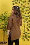 RENKTE YAN YIRTMAÇLI DUBLE KOL V YAKA HAKİ YEŞİL TSHİRT