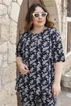 RENKTE GENİŞ KESİM DİRSEK KOL DESENLİ TAKIM