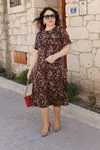 RENKTE KISA KOLLU GENİŞ KESİM DESENLİ PARÇALI ELBİSE