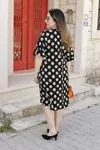 RENKTE KOLLARI VOLANLI DESENLİ ELBİSE
