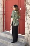 RENKTE GENİŞ KESİM ÜST DESENLİ TAKIM