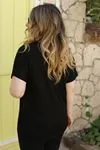 RENKTE ÇİFT CEPLİ İNCİLİ SİYAH BLUZ