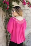 RENKTE ÖZEL SERİ OTANTİK DANTELLİ FUŞYA BLUZ