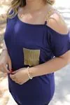 RENKTE OMUZ DEKOLTELİ ZİNCİR ASKILI LACİVERT BLUZ