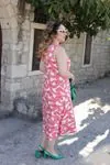 RENKTE KALIN ASKILI DESENLİ ELBİSE