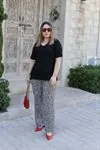 RENKTE V YAKA GENİŞ KESİM DESENLİ TAKIM