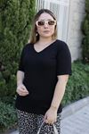 RENKTE V YAKA ESNEK SİYAH TSHİRT