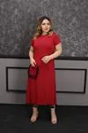 RENKTE GENİŞ KESİM PÜSKÜL DETAYLI BORDO ELBİSE
