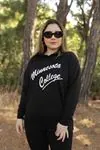 RENKTE OVERSİZE BASKILI SİYAH SWEAT
