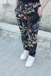 RENKTE GENİŞ KESİM DAR PAÇA DESENLİ SÜET PANTOLON