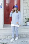 RENKTE GENİŞ KESİM BEYAZ DETAYLI GRİ TAKIM