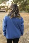 RENKTE CEPLİ GENİŞ KESİM ÜÇ İPLİK ŞARDONLU MAVİ SWEAT