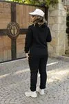 RENKTE GENİŞ KESİM FERMUARLI SİYAH ŞARDONLU TAKIM